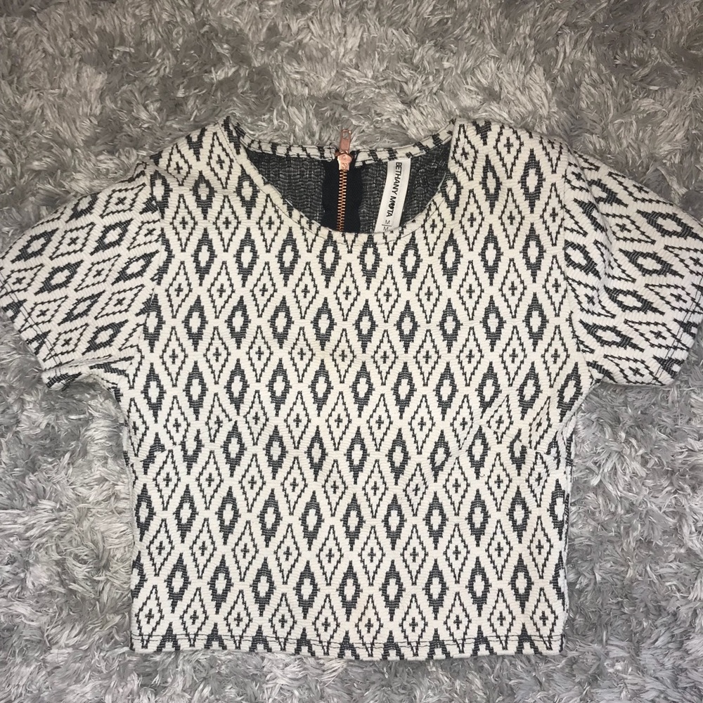 Crop top